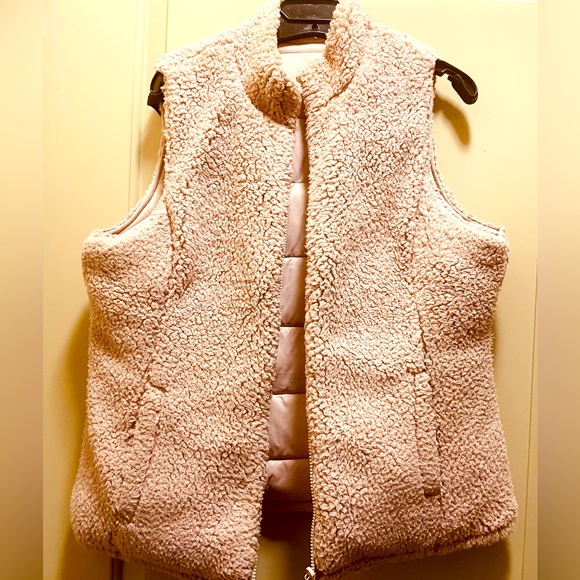 Reversible Puffer Vest. Mauve Pink - Picture 2 of 4